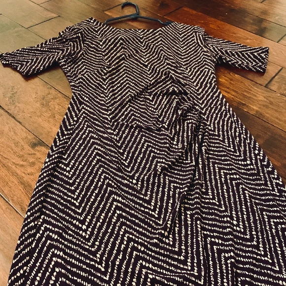 Chevron Patterned Sleeved Dress, size 12 Petite - Picture 2 of 5